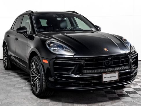 Certified 2025 Porsche Macan AWD/4WD image 8