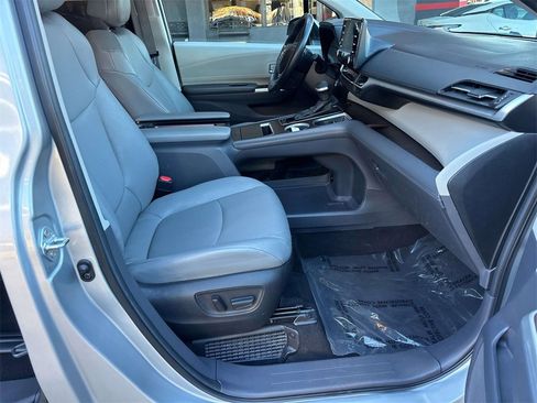 Used 2024 Toyota Sienna XLE image 18