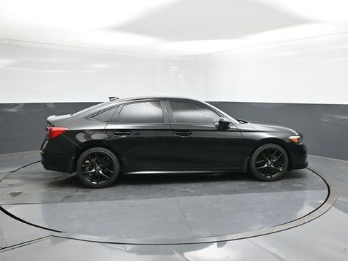 Used 2023 Honda Civic Sport image 11