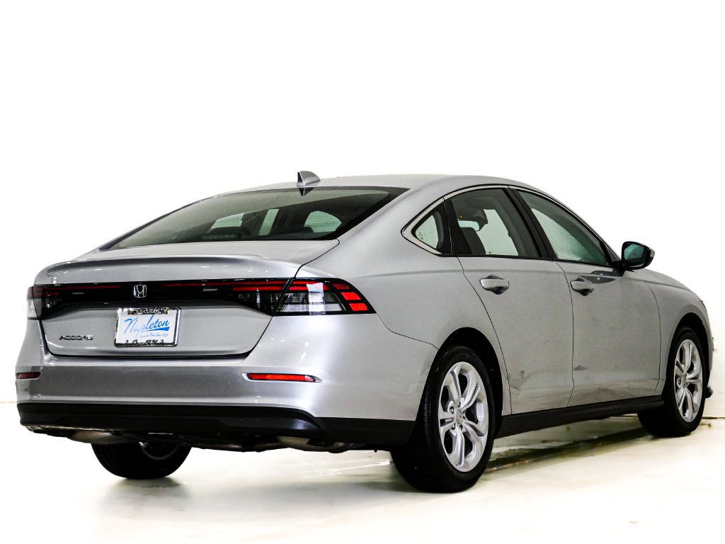 Used 2025 Honda Accord LX image 6
