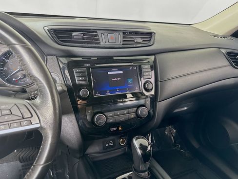 Used 2019 Nissan Rogue SV image 15