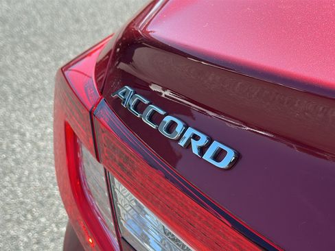 Used 2021 Honda Accord EX image 10