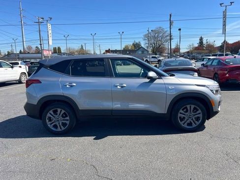Certified 2023 Kia Seltos LX AWD/4WD image 4