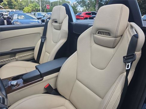 Used 2015 Mercedes-Benz SLK 350 image 11