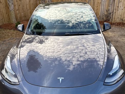 Used 2022 Tesla Model Y Performance image 22