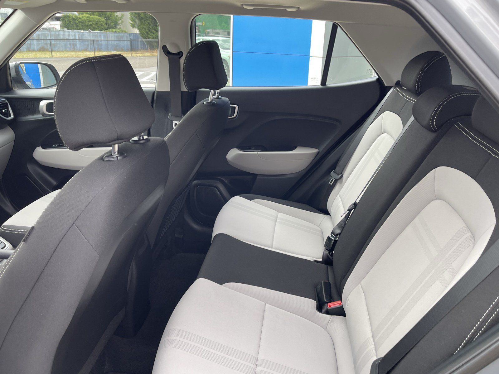 Used 2023 Hyundai Venue SEL FWD image 14