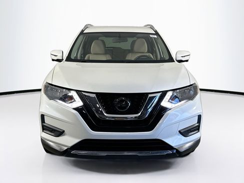 Used 2018 Nissan Rogue SV w/ Premium Package image 2