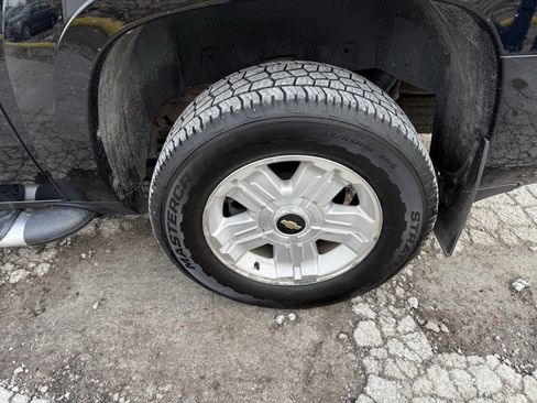 Used 2014 Chevrolet Suburban LT image 31