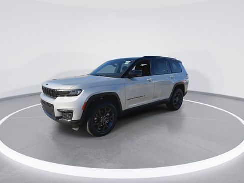 New 2025 Jeep Grand Cherokee L Limited AWD/4WD image 4