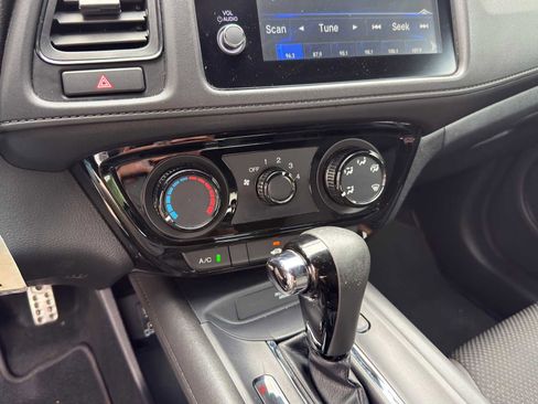 Used 2022 Honda HR-V Sport image 12