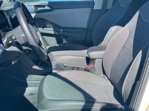Certified 2024 Volkswagen Taos SE image 6