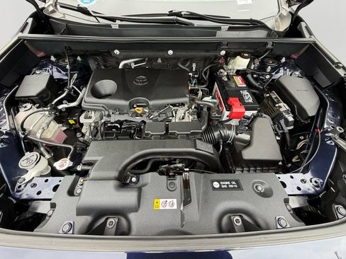 Used 2021 Toyota RAV4 XLE w/ Convenience Package AWD/4WD image 9