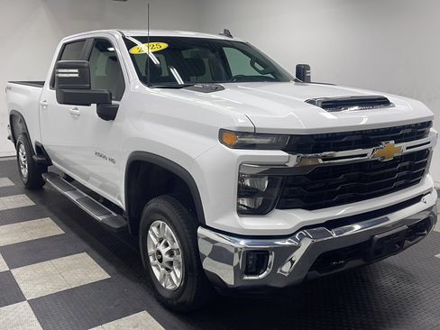 Used 2025 Chevrolet Silverado 2500 LT w/ Convenience Package AWD/4WD image 23