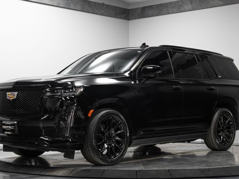 Used 2022 Cadillac Escalade Sport Platinum image 2