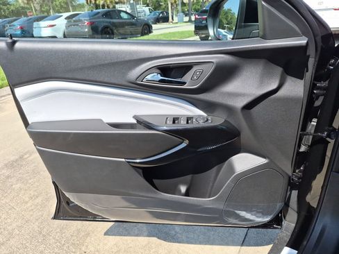 New 2026 Chevrolet Trax LT w/ Driver Confidence Package FWD image 18