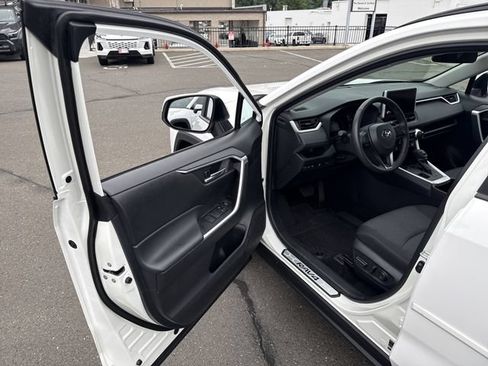 Used 2024 Toyota RAV4 XLE w/ Convenience Package AWD/4WD image 9