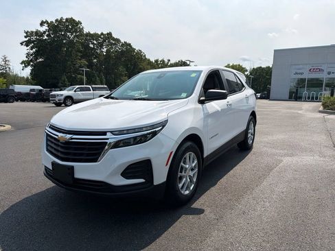 Used 2024 Chevrolet Equinox LS w/ LS Convenience Package AWD/4WD image 8