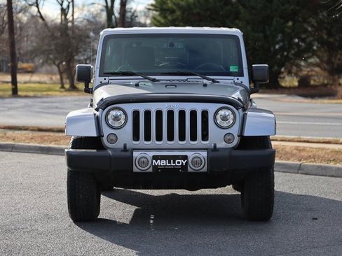 Used 2018 Jeep Wrangler Sahara w/ Connectivity Group image 4