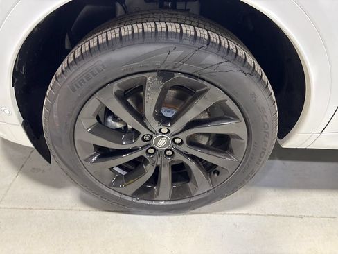 Used 2025 Land Rover Discovery Sport S AWD/4WD image 4