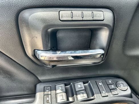 Used 2018 GMC Sierra 2500 Denali w/ Duramax Plus Package AWD/4WD image 22