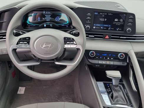 New 2026 Hyundai Elantra Hybrid FWD image 6