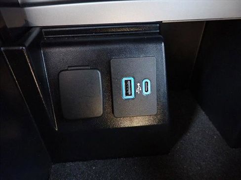 Certified 2023 Ford Explorer XLT w/ Equipment Group 202A image 19