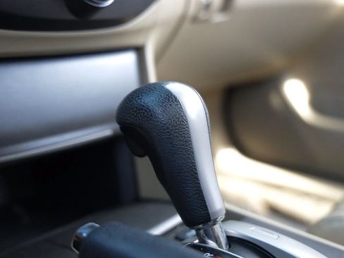 Used 2012 Honda Accord EX-L image 37