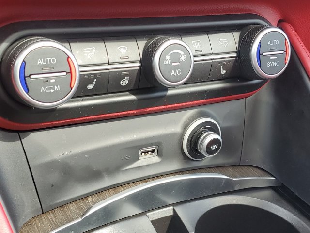 Used 2019 Alfa Romeo Stelvio Ti Lusso w/ Quick Order Package 22X Lusso AWD/4WD image 29