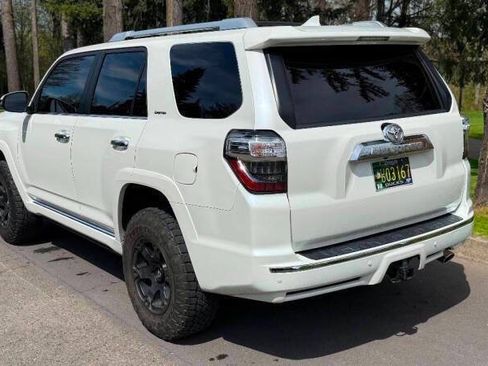 Used 2018 Toyota 4Runner Limited AWD/4WD image 5
