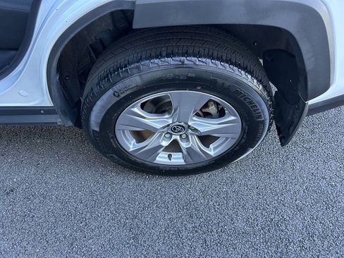 Certified 2022 Toyota RAV4 XLE image 23