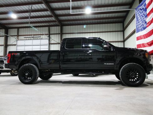 Used 2019 Ford F350 Lariat w/ Lariat Ultimate Package AWD/4WD image 14