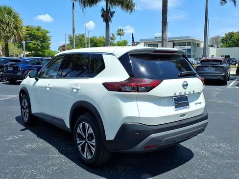 Used 2021 Nissan Rogue SV AWD/4WD image 12