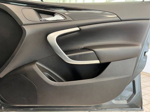 Used 2013 Buick Regal Premium FWD image 17