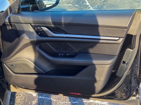 Used 2025 Porsche Taycan 4S image 33