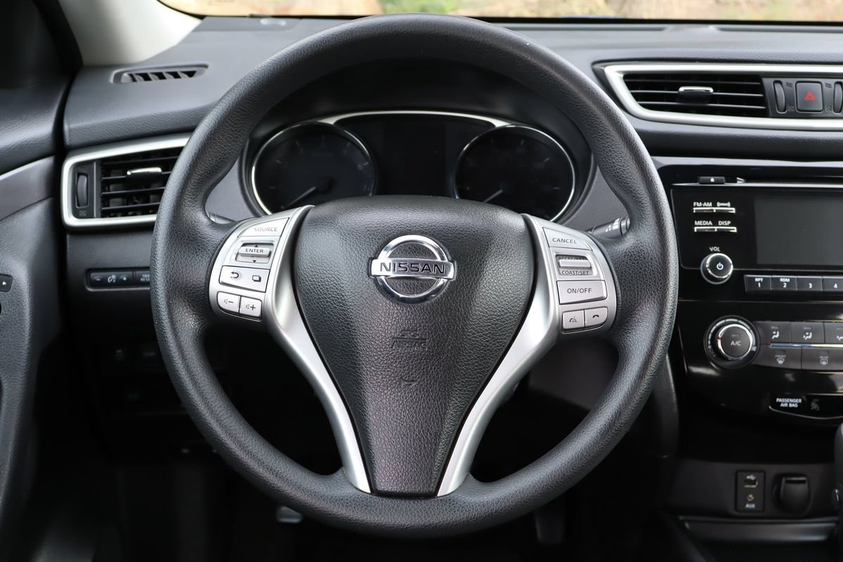 Used 2016 Nissan Rogue S w/ S Family Package AWD/4WD image 18