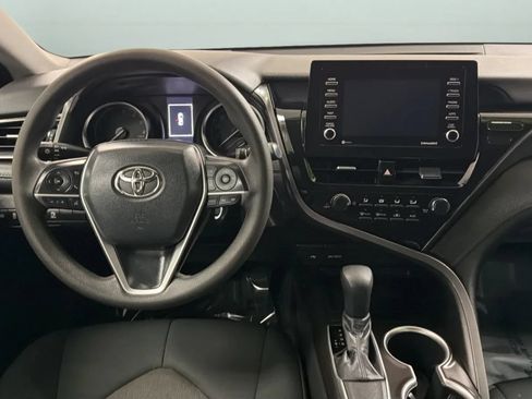 Used 2021 Toyota Camry LE w/ Carpet Mat Package (TMS) FWD image 10
