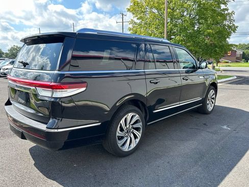 Used 2024 Lincoln Navigator L 4WD image 3