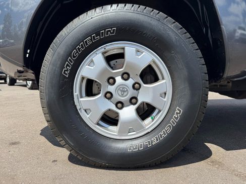 Used 2013 Toyota Tacoma 4x4 Double Cab w/ TRD Off-Road Pkg image 13
