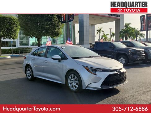 Used 2021 Toyota Corolla LE FWD image 1
