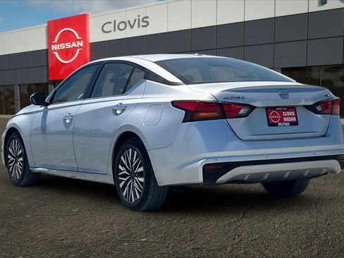 Used 2023 Nissan Altima 2.5 SV FWD image 7