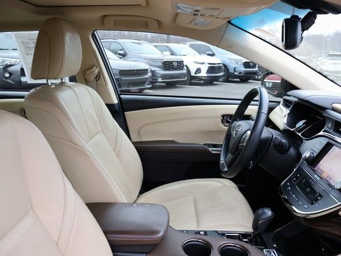 Used 2013 Toyota Avalon Limited image 8