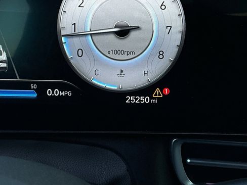 Used 2025 Hyundai Elantra SEL image 41