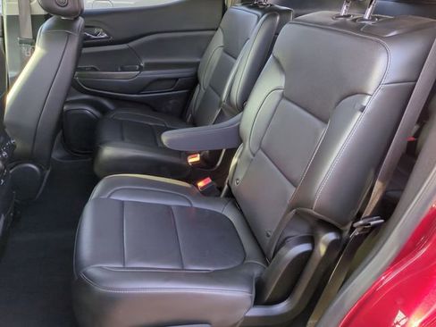 Certified 2023 GMC Acadia SLT image 26
