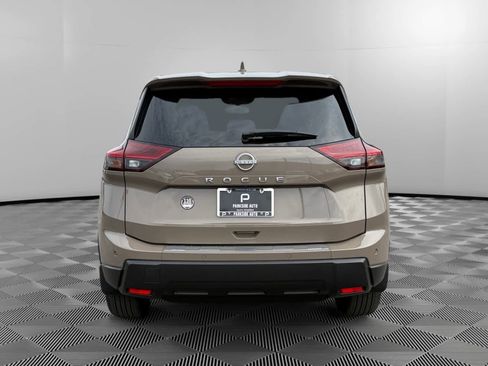 Used 2025 Nissan Rogue SV image 4