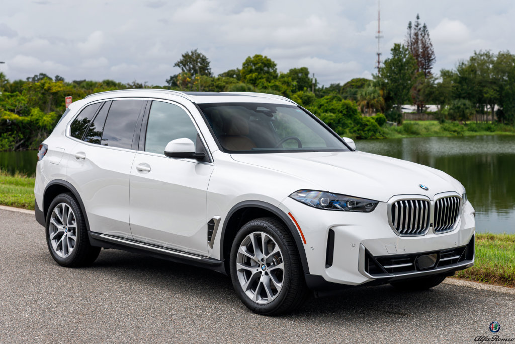 Used 2026 BMW X5 sDrive40i w/ Climate Comfort Package RWD image 1