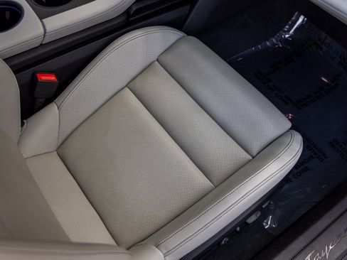 Certified 2022 Porsche Taycan 4 Cross Turismo image 46