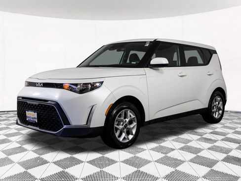 Used 2023 Kia Soul LX w/ Option Group 015 image 10