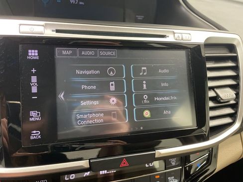 Used 2016 Honda Accord Touring image 11