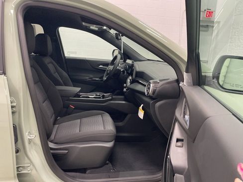 New 2026 Chevrolet Equinox LT w/ Safety and Technology Package image 3