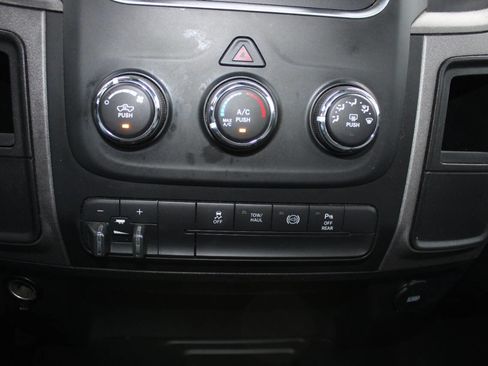 Used 2018 RAM 2500 Tradesman w/ Chrome Appearance Group image 29